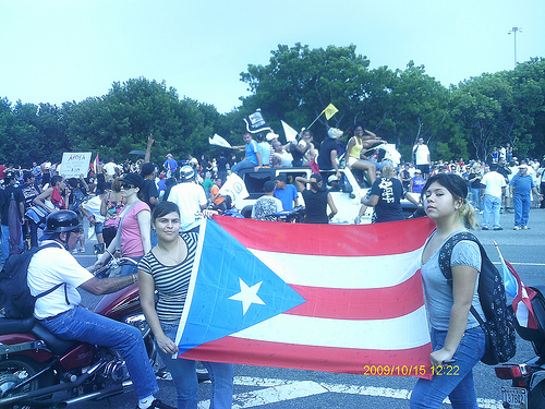 Estudiantes se manifiestan en las calles de San Juan por el derecho al trabajo