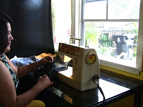Máquinas de coser eléctricas, herramienta de coser pequeña para el hogar, 2  velocidades, doble hilo, 12 puntadas, tamaño pequeño, portátil, con